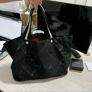 Authentic CHANEL 1997-1999 Quilted print pattern tote bag